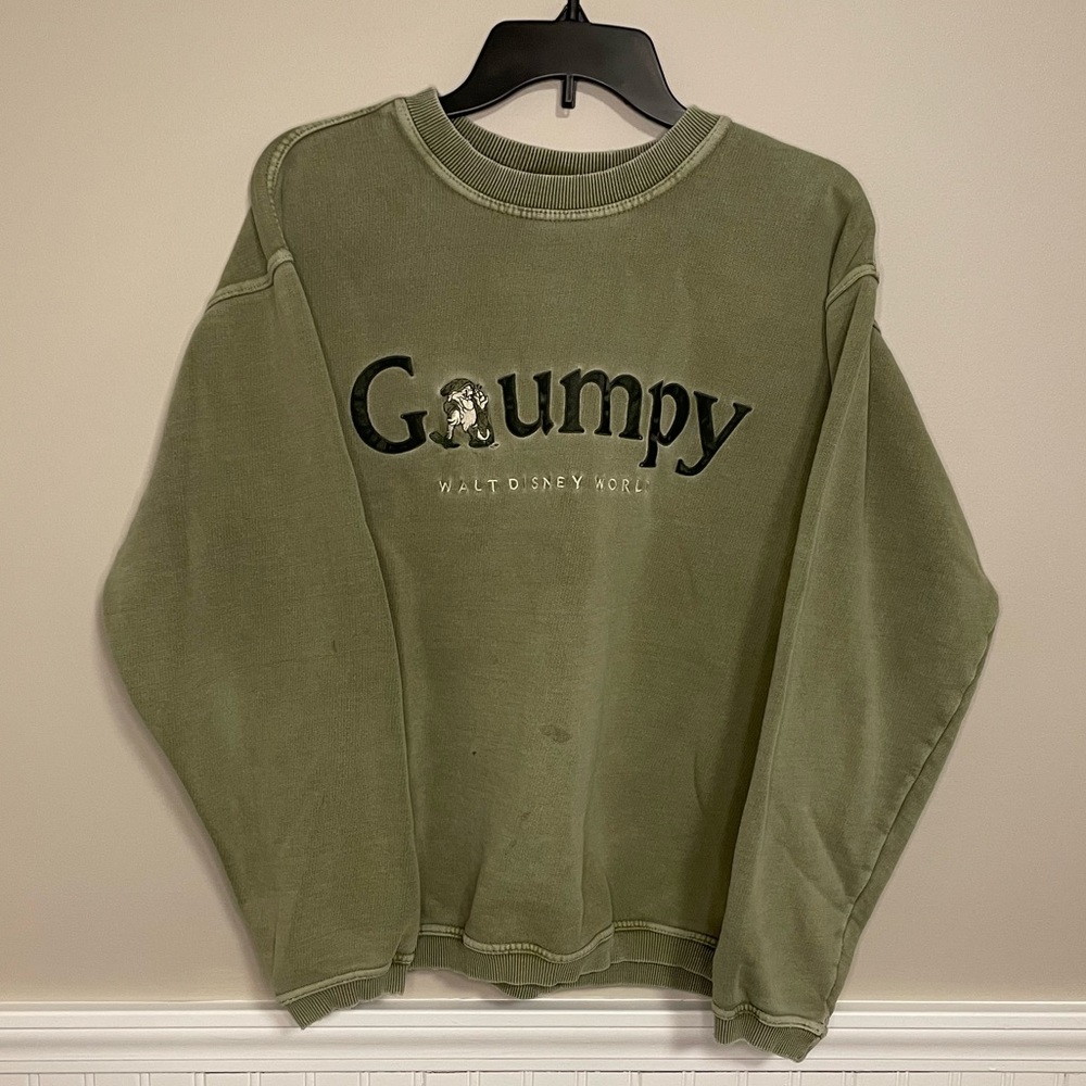 Vintage Distressed Disney World Grumpy Sweatshirt Small